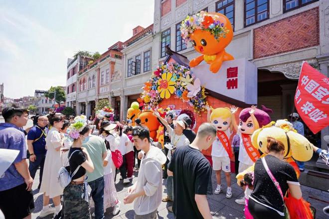 把皮雕非遗老手艺变成耳环发簪新时尚瓦力棋牌游戏淘宝饰品商家“浮革”(图3)